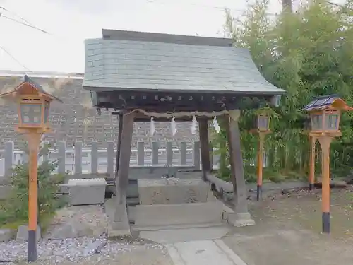 鼻川神社の手水舎