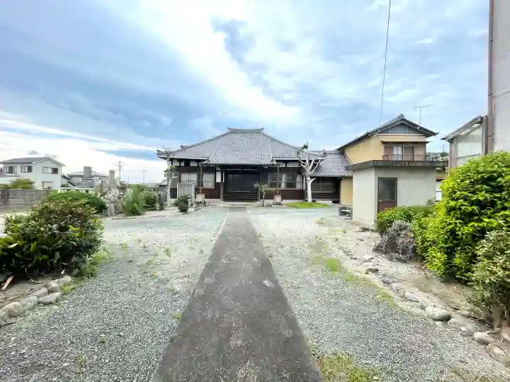 法蓮寺の{uncategorized: "未分類", other: "その他", undefined: "問題あり", building: "その他建物", grave: "お墓", sacred_gate: "鳥居", guardian: "狛犬", statue: "像", buddha: "仏像", history: "歴史", nature: "自然", garden: "庭園", animal: "動物", pagoda: "塔", temizu: "手水舎", mountain_gate: "山門・神門", sanctuary: "本殿・本堂", subordinate: "末社・摂社", art: "芸術", scenery: "景色", jizo: "地蔵", ema: "絵馬", goshuin: "御朱印", omikuji: "おみくじ", items: "授与品その他", amulet: "お守り", goshuincho: "御朱印帳", eats: "食事", festival: "お祭り", votive_dance: "神楽", shichigosan: "七五三参", wedding: "結婚式", experience: "体験その他", initially: "初詣", around: "周辺", anti_infection: "感染症対策"}