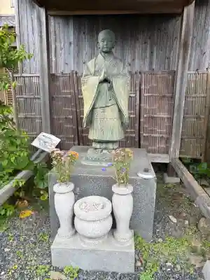遍照寺の{uncategorized: "未分類", other: "その他", undefined: "問題あり", building: "その他建物", grave: "お墓", sacred_gate: "鳥居", guardian: "狛犬", statue: "像", buddha: "仏像", history: "歴史", nature: "自然", garden: "庭園", animal: "動物", pagoda: "塔", temizu: "手水舎", mountain_gate: "山門・神門", sanctuary: "本殿・本堂", subordinate: "末社・摂社", art: "芸術", scenery: "景色", jizo: "地蔵", ema: "絵馬", goshuin: "御朱印", omikuji: "おみくじ", items: "授与品その他", amulet: "お守り", goshuincho: "御朱印帳", eats: "食事", festival: "お祭り", votive_dance: "神楽", shichigosan: "七五三参", wedding: "結婚式", experience: "体験その他", initially: "初詣", around: "周辺", anti_infection: "感染症対策"}