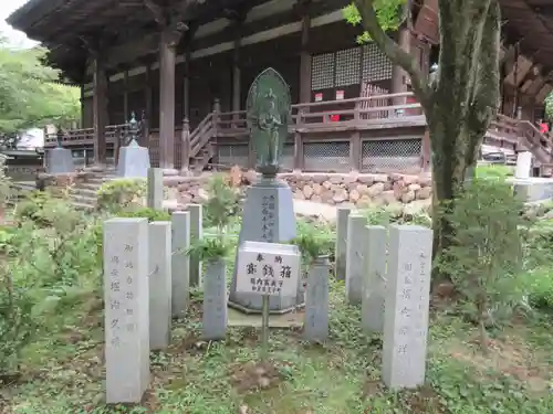 施福寺の像