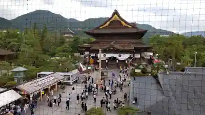 善光寺の本殿・本堂