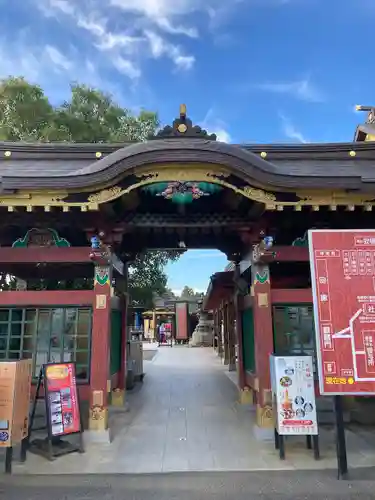 大杉神社の山門・神門