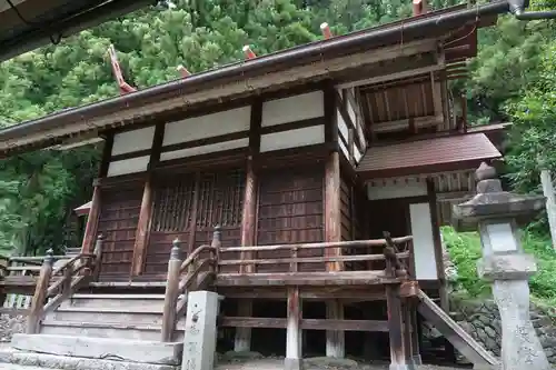 六所神社の本殿