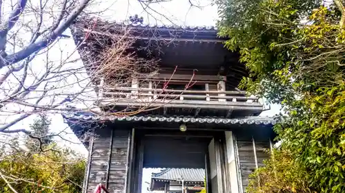 賢聖院の山門