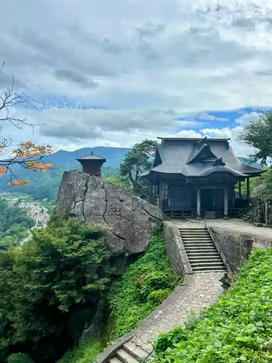 宝珠山 立石寺の{uncategorized: "未分類", other: "その他", undefined: "問題あり", building: "その他建物", grave: "お墓", sacred_gate: "鳥居", guardian: "狛犬", statue: "像", buddha: "仏像", history: "歴史", nature: "自然", garden: "庭園", animal: "動物", pagoda: "塔", temizu: "手水舎", mountain_gate: "山門・神門", sanctuary: "本殿・本堂", subordinate: "末社・摂社", art: "芸術", scenery: "景色", jizo: "地蔵", ema: "絵馬", goshuin: "御朱印", omikuji: "おみくじ", items: "授与品その他", amulet: "お守り", goshuincho: "御朱印帳", eats: "食事", festival: "お祭り", votive_dance: "神楽", shichigosan: "七五三参", wedding: "結婚式", experience: "体験その他", initially: "初詣", around: "周辺", anti_infection: "感染症対策"}