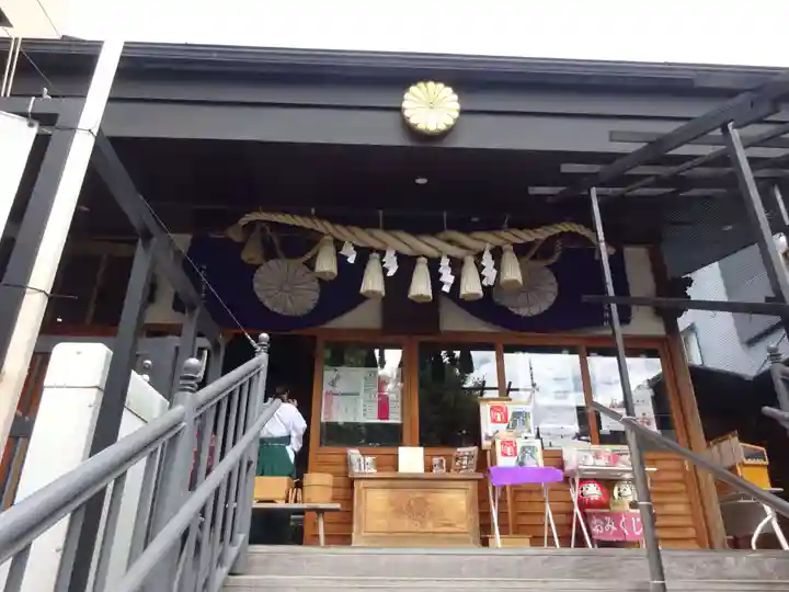 菊名神社の本殿・本堂