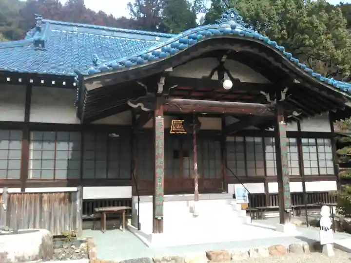 瀧泉寺の本殿・本堂