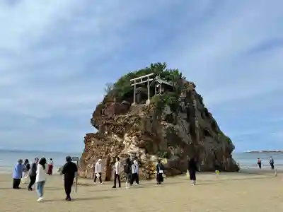 稲佐の浜　弁天島の{uncategorized: "未分類", other: "その他", undefined: "問題あり", building: "その他建物", grave: "お墓", sacred_gate: "鳥居", guardian: "狛犬", statue: "像", buddha: "仏像", history: "歴史", nature: "自然", garden: "庭園", animal: "動物", pagoda: "塔", temizu: "手水舎", mountain_gate: "山門・神門", sanctuary: "本殿・本堂", subordinate: "末社・摂社", art: "芸術", scenery: "景色", jizo: "地蔵", ema: "絵馬", goshuin: "御朱印", omikuji: "おみくじ", items: "授与品その他", amulet: "お守り", goshuincho: "御朱印帳", eats: "食事", festival: "お祭り", votive_dance: "神楽", shichigosan: "七五三参", wedding: "結婚式", experience: "体験その他", initially: "初詣", around: "周辺", anti_infection: "感染症対策"}