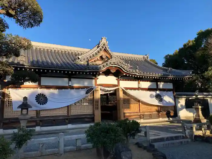 泉井上神社の本殿