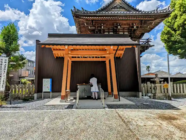 味鋺神社の手水舎