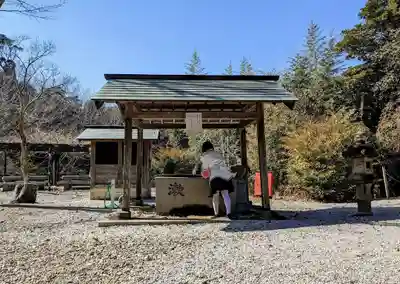 八柱神社 (田原市白谷町)の手水舎