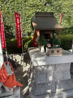 新栄稲荷神社の{uncategorized: "未分類", other: "その他", undefined: "問題あり", building: "その他建物", grave: "お墓", sacred_gate: "鳥居", guardian: "狛犬", statue: "像", buddha: "仏像", history: "歴史", nature: "自然", garden: "庭園", animal: "動物", pagoda: "塔", temizu: "手水舎", mountain_gate: "山門・神門", sanctuary: "本殿・本堂", subordinate: "末社・摂社", art: "芸術", scenery: "景色", jizo: "地蔵", ema: "絵馬", goshuin: "御朱印", omikuji: "おみくじ", items: "授与品その他", amulet: "お守り", goshuincho: "御朱印帳", eats: "食事", festival: "お祭り", votive_dance: "神楽", shichigosan: "七五三参", wedding: "結婚式", experience: "体験その他", initially: "初詣", around: "周辺", anti_infection: "感染症対策"}
