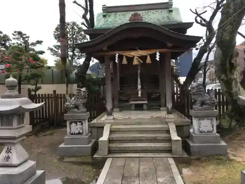 白銀神社の本殿