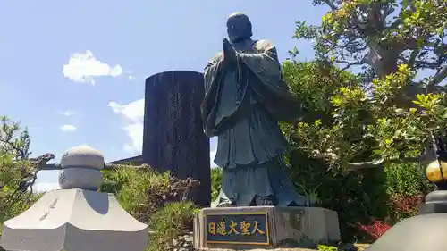 善生寺の像