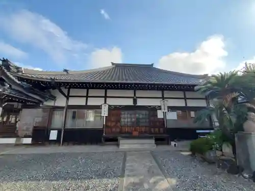 来応寺の本殿・本堂