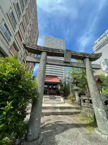 中島天満神社の{uncategorized: "未分類", other: "その他", undefined: "問題あり", building: "その他建物", grave: "お墓", sacred_gate: "鳥居", guardian: "狛犬", statue: "像", buddha: "仏像", history: "歴史", nature: "自然", garden: "庭園", animal: "動物", pagoda: "塔", temizu: "手水舎", mountain_gate: "山門・神門", sanctuary: "本殿・本堂", subordinate: "末社・摂社", art: "芸術", scenery: "景色", jizo: "地蔵", ema: "絵馬", goshuin: "御朱印", omikuji: "おみくじ", items: "授与品その他", amulet: "お守り", goshuincho: "御朱印帳", eats: "食事", festival: "お祭り", votive_dance: "神楽", shichigosan: "七五三参", wedding: "結婚式", experience: "体験その他", initially: "初詣", around: "周辺", anti_infection: "感染症対策"}