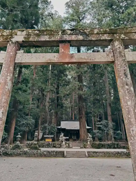 室生龍穴神社の{uncategorized: "未分類", other: "その他", undefined: "問題あり", building: "その他建物", grave: "お墓", sacred_gate: "鳥居", guardian: "狛犬", statue: "像", buddha: "仏像", history: "歴史", nature: "自然", garden: "庭園", animal: "動物", pagoda: "塔", temizu: "手水舎", mountain_gate: "山門・神門", sanctuary: "本殿・本堂", subordinate: "末社・摂社", art: "芸術", scenery: "景色", jizo: "地蔵", ema: "絵馬", goshuin: "御朱印", omikuji: "おみくじ", items: "授与品その他", amulet: "お守り", goshuincho: "御朱印帳", eats: "食事", festival: "お祭り", votive_dance: "神楽", shichigosan: "七五三参", wedding: "結婚式", experience: "体験その他", initially: "初詣", around: "周辺", anti_infection: "感染症対策"}