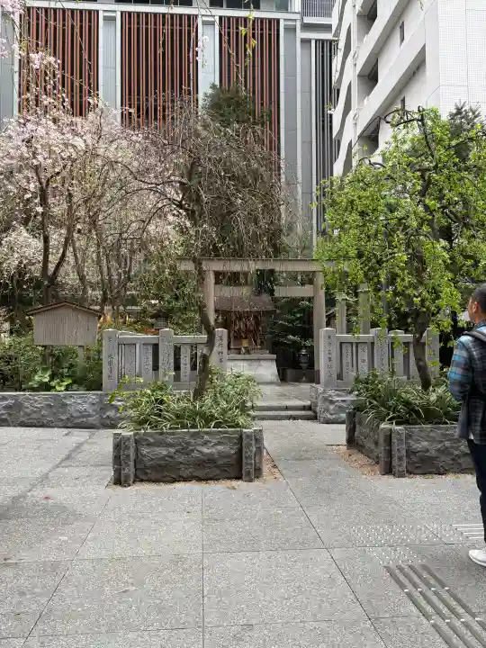 薬祖神社の{uncategorized: "未分類", other: "その他", undefined: "問題あり", building: "その他建物", grave: "お墓", sacred_gate: "鳥居", guardian: "狛犬", statue: "像", buddha: "仏像", history: "歴史", nature: "自然", garden: "庭園", animal: "動物", pagoda: "塔", temizu: "手水舎", mountain_gate: "山門・神門", sanctuary: "本殿・本堂", subordinate: "末社・摂社", art: "芸術", scenery: "景色", jizo: "地蔵", ema: "絵馬", goshuin: "御朱印", omikuji: "おみくじ", items: "授与品その他", amulet: "お守り", goshuincho: "御朱印帳", eats: "食事", festival: "お祭り", votive_dance: "神楽", shichigosan: "七五三参", wedding: "結婚式", experience: "体験その他", initially: "初詣", around: "周辺", anti_infection: "感染症対策"}