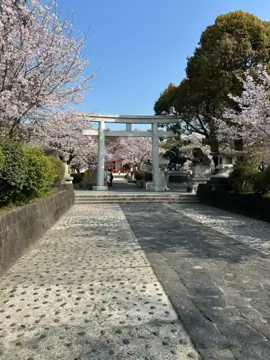 富士山本宮浅間大社の{uncategorized: "未分類", other: "その他", undefined: "問題あり", building: "その他建物", grave: "お墓", sacred_gate: "鳥居", guardian: "狛犬", statue: "像", buddha: "仏像", history: "歴史", nature: "自然", garden: "庭園", animal: "動物", pagoda: "塔", temizu: "手水舎", mountain_gate: "山門・神門", sanctuary: "本殿・本堂", subordinate: "末社・摂社", art: "芸術", scenery: "景色", jizo: "地蔵", ema: "絵馬", goshuin: "御朱印", omikuji: "おみくじ", items: "授与品その他", amulet: "お守り", goshuincho: "御朱印帳", eats: "食事", festival: "お祭り", votive_dance: "神楽", shichigosan: "七五三参", wedding: "結婚式", experience: "体験その他", initially: "初詣", around: "周辺", anti_infection: "感染症対策"}
