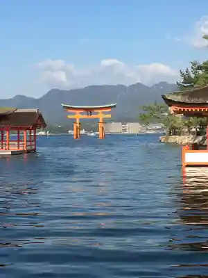 厳島神社の鳥居