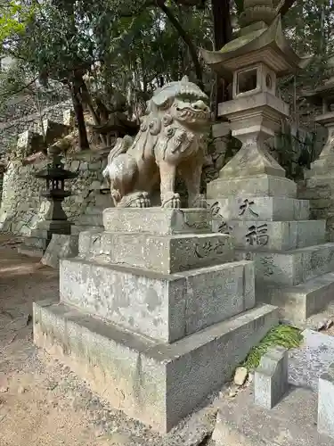 由加山 由加神社本宮の狛犬