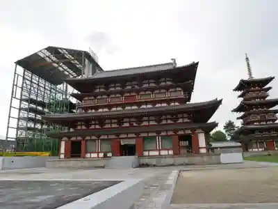 薬師寺の本殿・本堂