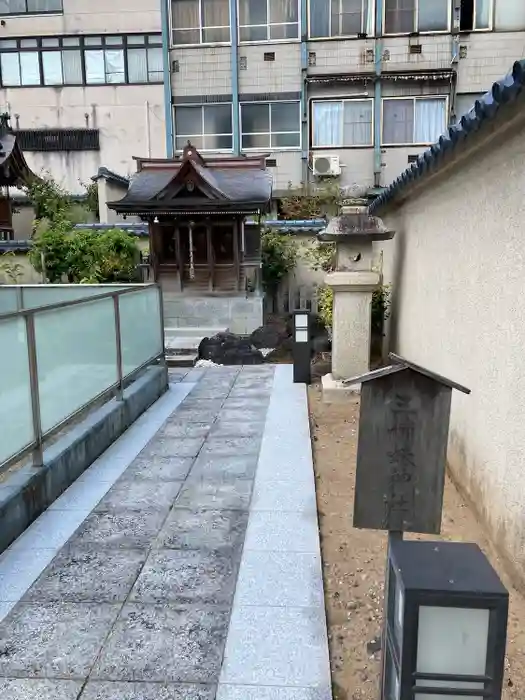 三姉妹神社の本殿