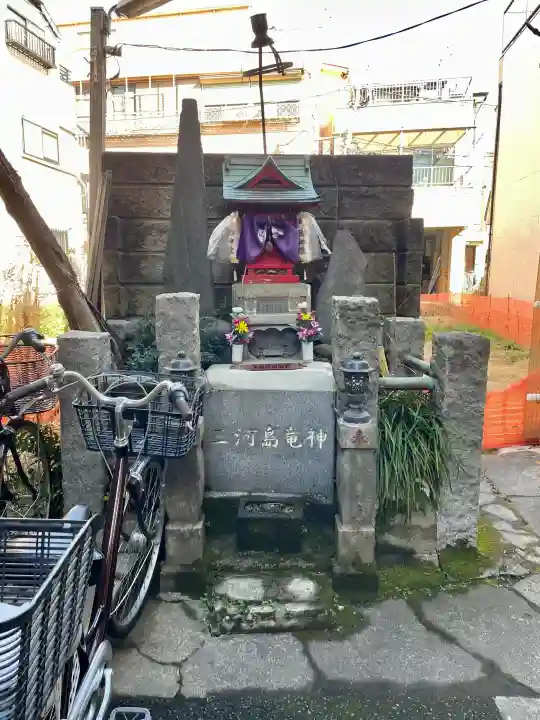 三河島竜神の{uncategorized: "未分類", other: "その他", undefined: "問題あり", building: "その他建物", grave: "お墓", sacred_gate: "鳥居", guardian: "狛犬", statue: "像", buddha: "仏像", history: "歴史", nature: "自然", garden: "庭園", animal: "動物", pagoda: "塔", temizu: "手水舎", mountain_gate: "山門・神門", sanctuary: "本殿・本堂", subordinate: "末社・摂社", art: "芸術", scenery: "景色", jizo: "地蔵", ema: "絵馬", goshuin: "御朱印", omikuji: "おみくじ", items: "授与品その他", amulet: "お守り", goshuincho: "御朱印帳", eats: "食事", festival: "お祭り", votive_dance: "神楽", shichigosan: "七五三参", wedding: "結婚式", experience: "体験その他", initially: "初詣", around: "周辺", anti_infection: "感染症対策"}