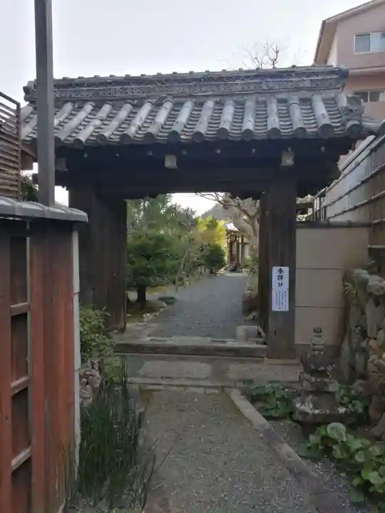 遣迎院の山門・神門