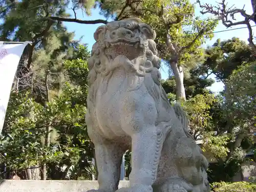 片瀬諏訪神社の狛犬