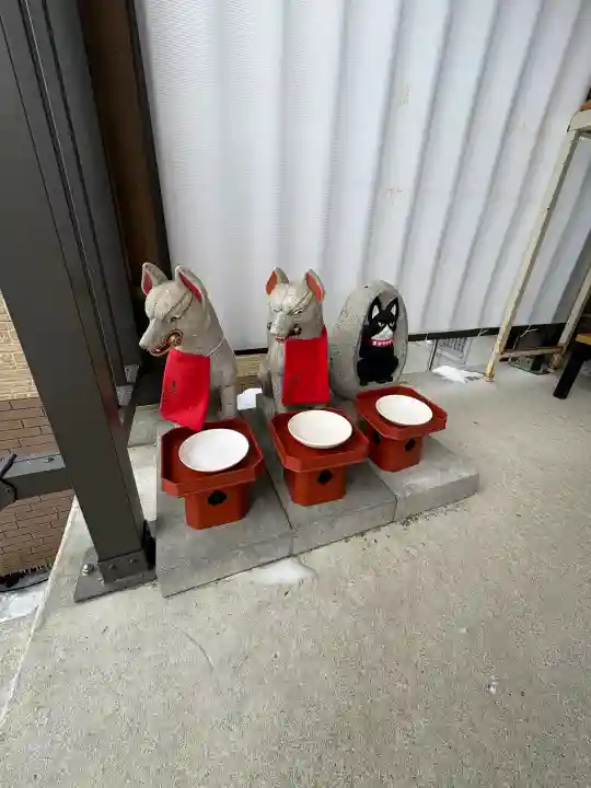 清田稲荷神社の{uncategorized: "未分類", other: "その他", undefined: "問題あり", building: "その他建物", grave: "お墓", sacred_gate: "鳥居", guardian: "狛犬", statue: "像", buddha: "仏像", history: "歴史", nature: "自然", garden: "庭園", animal: "動物", pagoda: "塔", temizu: "手水舎", mountain_gate: "山門・神門", sanctuary: "本殿・本堂", subordinate: "末社・摂社", art: "芸術", scenery: "景色", jizo: "地蔵", ema: "絵馬", goshuin: "御朱印", omikuji: "おみくじ", items: "授与品その他", amulet: "お守り", goshuincho: "御朱印帳", eats: "食事", festival: "お祭り", votive_dance: "神楽", shichigosan: "七五三参", wedding: "結婚式", experience: "体験その他", initially: "初詣", around: "周辺", anti_infection: "感染症対策"}