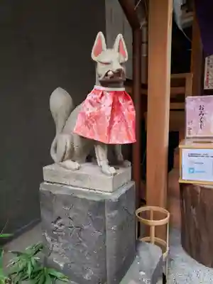 五十稲荷神社(栄寿稲荷神社)の狛犬