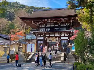 松尾大社の山門・神門