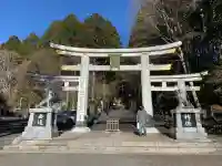 三峯神社の{uncategorized: "未分類", other: "その他", undefined: "問題あり", building: "その他建物", grave: "お墓", sacred_gate: "鳥居", guardian: "狛犬", statue: "像", buddha: "仏像", history: "歴史", nature: "自然", garden: "庭園", animal: "動物", pagoda: "塔", temizu: "手水舎", mountain_gate: "山門・神門", sanctuary: "本殿・本堂", subordinate: "末社・摂社", art: "芸術", scenery: "景色", jizo: "地蔵", ema: "絵馬", goshuin: "御朱印", omikuji: "おみくじ", items: "授与品その他", amulet: "お守り", goshuincho: "御朱印帳", eats: "食事", festival: "お祭り", votive_dance: "神楽", shichigosan: "七五三参", wedding: "結婚式", experience: "体験その他", initially: "初詣", around: "周辺", anti_infection: "感染症対策"}