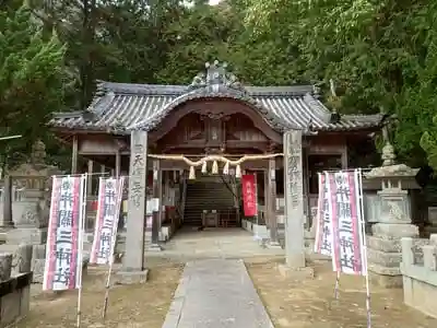 井関三神社の本殿