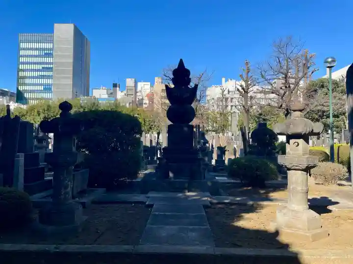 本立寺の{uncategorized: "未分類", other: "その他", undefined: "問題あり", building: "その他建物", grave: "お墓", sacred_gate: "鳥居", guardian: "狛犬", statue: "像", buddha: "仏像", history: "歴史", nature: "自然", garden: "庭園", animal: "動物", pagoda: "塔", temizu: "手水舎", mountain_gate: "山門・神門", sanctuary: "本殿・本堂", subordinate: "末社・摂社", art: "芸術", scenery: "景色", jizo: "地蔵", ema: "絵馬", goshuin: "御朱印", omikuji: "おみくじ", items: "授与品その他", amulet: "お守り", goshuincho: "御朱印帳", eats: "食事", festival: "お祭り", votive_dance: "神楽", shichigosan: "七五三参", wedding: "結婚式", experience: "体験その他", initially: "初詣", around: "周辺", anti_infection: "感染症対策"}