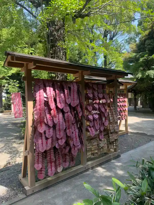 渋谷氷川神社の{uncategorized: "未分類", other: "その他", undefined: "問題あり", building: "その他建物", grave: "お墓", sacred_gate: "鳥居", guardian: "狛犬", statue: "像", buddha: "仏像", history: "歴史", nature: "自然", garden: "庭園", animal: "動物", pagoda: "塔", temizu: "手水舎", mountain_gate: "山門・神門", sanctuary: "本殿・本堂", subordinate: "末社・摂社", art: "芸術", scenery: "景色", jizo: "地蔵", ema: "絵馬", goshuin: "御朱印", omikuji: "おみくじ", items: "授与品その他", amulet: "お守り", goshuincho: "御朱印帳", eats: "食事", festival: "お祭り", votive_dance: "神楽", shichigosan: "七五三参", wedding: "結婚式", experience: "体験その他", initially: "初詣", around: "周辺", anti_infection: "感染症対策"}