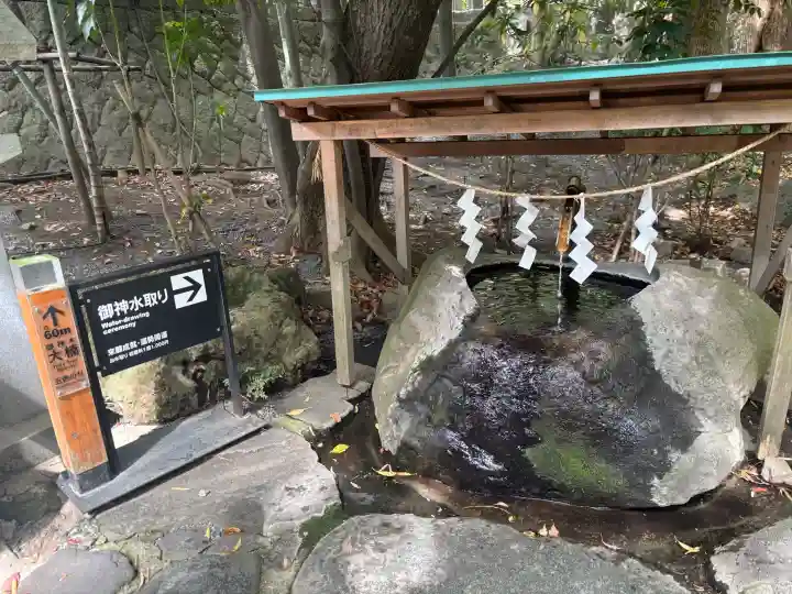 來宮神社の{uncategorized: "未分類", other: "その他", undefined: "問題あり", building: "その他建物", grave: "お墓", sacred_gate: "鳥居", guardian: "狛犬", statue: "像", buddha: "仏像", history: "歴史", nature: "自然", garden: "庭園", animal: "動物", pagoda: "塔", temizu: "手水舎", mountain_gate: "山門・神門", sanctuary: "本殿・本堂", subordinate: "末社・摂社", art: "芸術", scenery: "景色", jizo: "地蔵", ema: "絵馬", goshuin: "御朱印", omikuji: "おみくじ", items: "授与品その他", amulet: "お守り", goshuincho: "御朱印帳", eats: "食事", festival: "お祭り", votive_dance: "神楽", shichigosan: "七五三参", wedding: "結婚式", experience: "体験その他", initially: "初詣", around: "周辺", anti_infection: "感染症対策"}