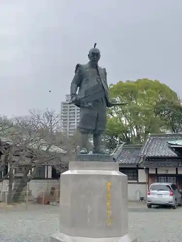 豊國神社の像