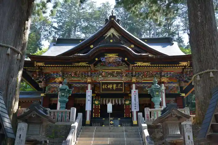 三峯神社の本殿・本堂