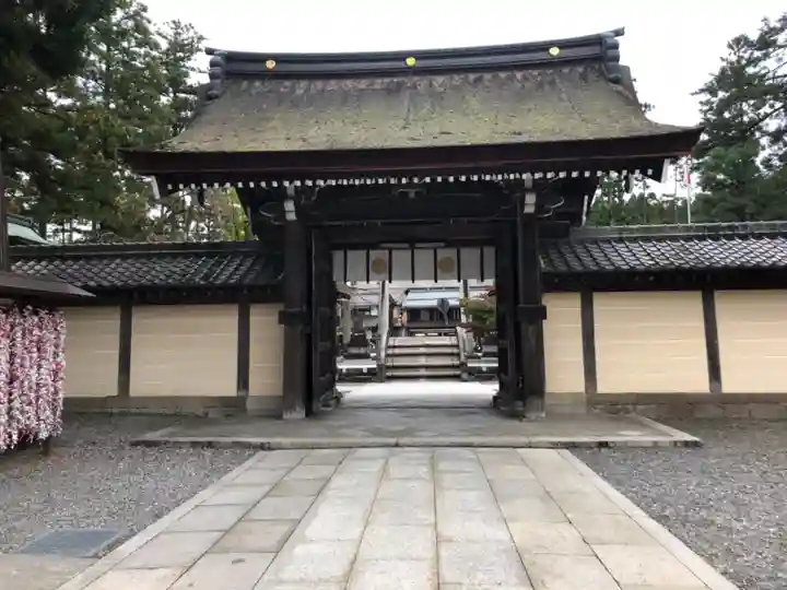 多賀大社の山門・神門