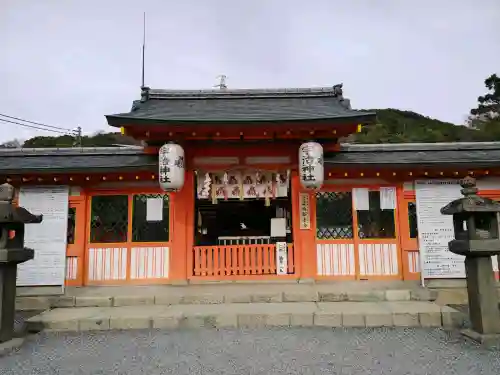 宇治神社の{uncategorized: "未分類", other: "その他", undefined: "問題あり", building: "その他建物", grave: "お墓", sacred_gate: "鳥居", guardian: "狛犬", statue: "像", buddha: "仏像", history: "歴史", nature: "自然", garden: "庭園", animal: "動物", pagoda: "塔", temizu: "手水舎", mountain_gate: "山門・神門", sanctuary: "本殿・本堂", subordinate: "末社・摂社", art: "芸術", scenery: "景色", jizo: "地蔵", ema: "絵馬", goshuin: "御朱印", omikuji: "おみくじ", items: "授与品その他", amulet: "お守り", goshuincho: "御朱印帳", eats: "食事", festival: "お祭り", votive_dance: "神楽", shichigosan: "七五三参", wedding: "結婚式", experience: "体験その他", initially: "初詣", around: "周辺", anti_infection: "感染症対策"}