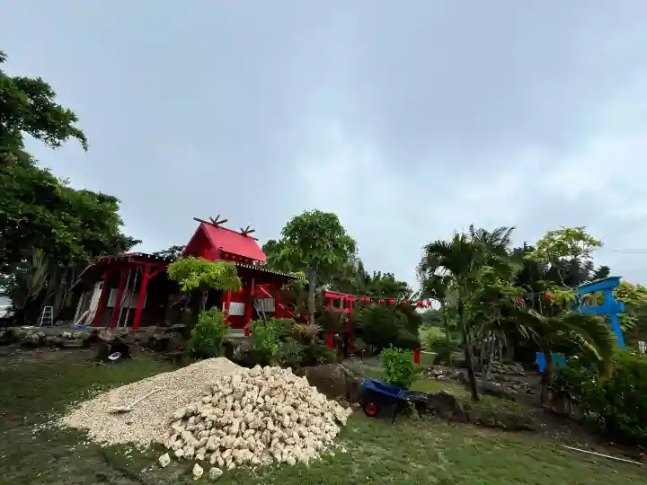 石垣宝来宝来神社の{uncategorized: "未分類", other: "その他", undefined: "問題あり", building: "その他建物", grave: "お墓", sacred_gate: "鳥居", guardian: "狛犬", statue: "像", buddha: "仏像", history: "歴史", nature: "自然", garden: "庭園", animal: "動物", pagoda: "塔", temizu: "手水舎", mountain_gate: "山門・神門", sanctuary: "本殿・本堂", subordinate: "末社・摂社", art: "芸術", scenery: "景色", jizo: "地蔵", ema: "絵馬", goshuin: "御朱印", omikuji: "おみくじ", items: "授与品その他", amulet: "お守り", goshuincho: "御朱印帳", eats: "食事", festival: "お祭り", votive_dance: "神楽", shichigosan: "七五三参", wedding: "結婚式", experience: "体験その他", initially: "初詣", around: "周辺", anti_infection: "感染症対策"}