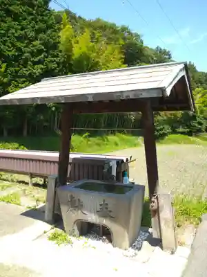 田倉牛神社の手水舎
