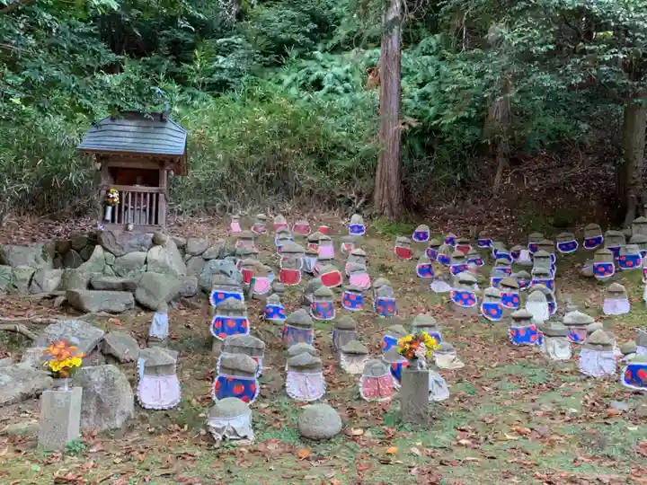 胡宮神社(敏満寺史跡)の地蔵