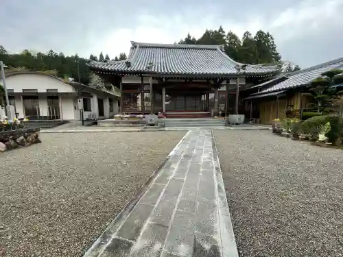 慈済寺の{uncategorized: "未分類", other: "その他", undefined: "問題あり", building: "その他建物", grave: "お墓", sacred_gate: "鳥居", guardian: "狛犬", statue: "像", buddha: "仏像", history: "歴史", nature: "自然", garden: "庭園", animal: "動物", pagoda: "塔", temizu: "手水舎", mountain_gate: "山門・神門", sanctuary: "本殿・本堂", subordinate: "末社・摂社", art: "芸術", scenery: "景色", jizo: "地蔵", ema: "絵馬", goshuin: "御朱印", omikuji: "おみくじ", items: "授与品その他", amulet: "お守り", goshuincho: "御朱印帳", eats: "食事", festival: "お祭り", votive_dance: "神楽", shichigosan: "七五三参", wedding: "結婚式", experience: "体験その他", initially: "初詣", around: "周辺", anti_infection: "感染症対策"}