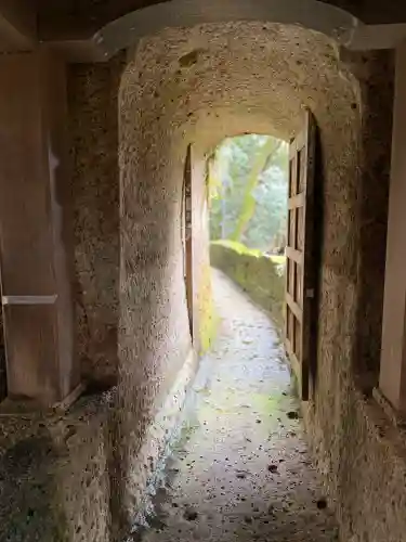 那谷寺の{uncategorized: "未分類", other: "その他", undefined: "問題あり", building: "その他建物", grave: "お墓", sacred_gate: "鳥居", guardian: "狛犬", statue: "像", buddha: "仏像", history: "歴史", nature: "自然", garden: "庭園", animal: "動物", pagoda: "塔", temizu: "手水舎", mountain_gate: "山門・神門", sanctuary: "本殿・本堂", subordinate: "末社・摂社", art: "芸術", scenery: "景色", jizo: "地蔵", ema: "絵馬", goshuin: "御朱印", omikuji: "おみくじ", items: "授与品その他", amulet: "お守り", goshuincho: "御朱印帳", eats: "食事", festival: "お祭り", votive_dance: "神楽", shichigosan: "七五三参", wedding: "結婚式", experience: "体験その他", initially: "初詣", around: "周辺", anti_infection: "感染症対策"}