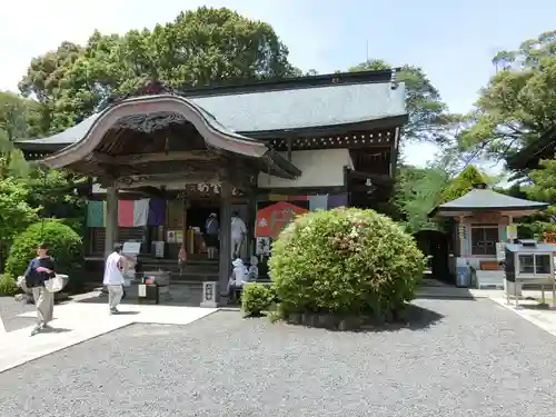 八坂寺の本殿・本堂