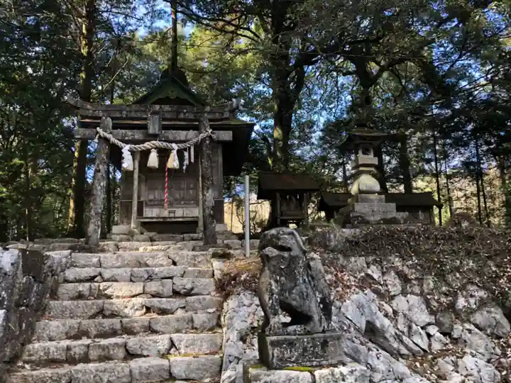 日咩坂鐘乳穴神社の末社・摂社