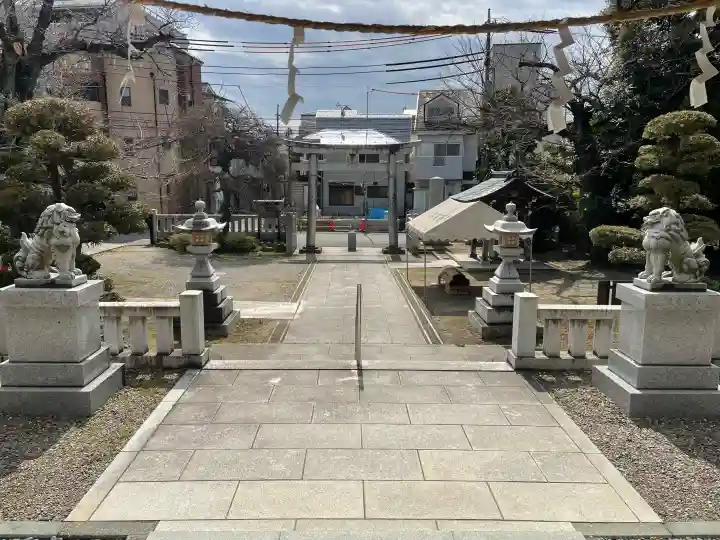 氷川神社の{uncategorized: "未分類", other: "その他", undefined: "問題あり", building: "その他建物", grave: "お墓", sacred_gate: "鳥居", guardian: "狛犬", statue: "像", buddha: "仏像", history: "歴史", nature: "自然", garden: "庭園", animal: "動物", pagoda: "塔", temizu: "手水舎", mountain_gate: "山門・神門", sanctuary: "本殿・本堂", subordinate: "末社・摂社", art: "芸術", scenery: "景色", jizo: "地蔵", ema: "絵馬", goshuin: "御朱印", omikuji: "おみくじ", items: "授与品その他", amulet: "お守り", goshuincho: "御朱印帳", eats: "食事", festival: "お祭り", votive_dance: "神楽", shichigosan: "七五三参", wedding: "結婚式", experience: "体験その他", initially: "初詣", around: "周辺", anti_infection: "感染症対策"}